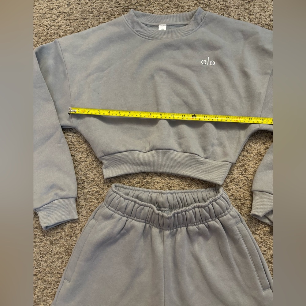 Alo Yoga Accolade Set in Lunar Grey size XS - Picture 9 of 14
